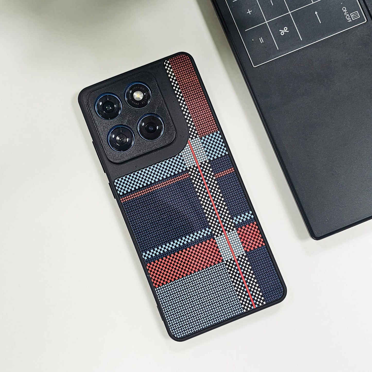 Motorola Edge 60 Fusion 5G Luxury Grid Pattern Glass Back Shockproof Case